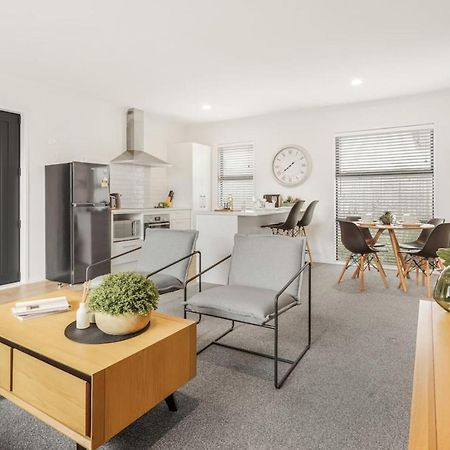 Modern And Central With 2 Ensuites -By Kosh Bnb Hamilton Bagian luar foto