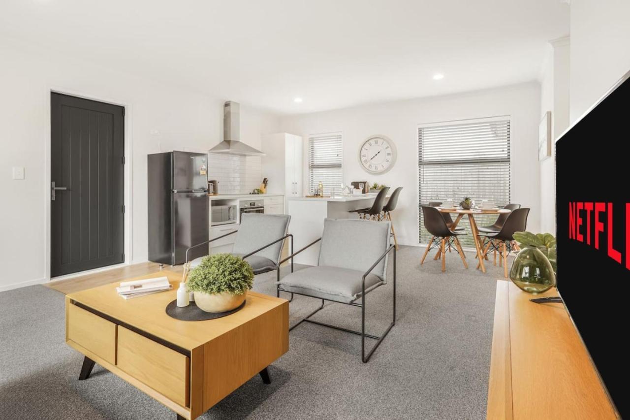 Modern And Central With 2 Ensuites -By Kosh Bnb Hamilton Bagian luar foto