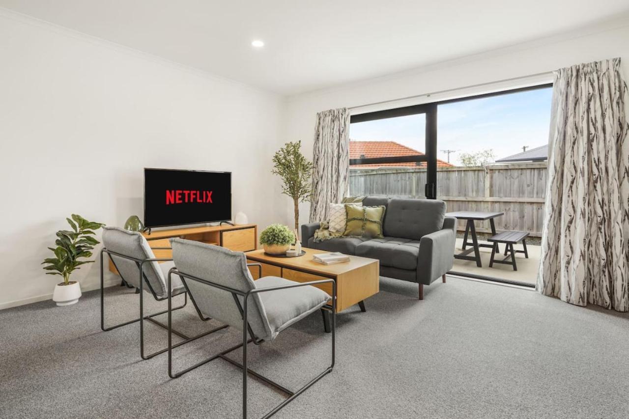 Modern And Central With 2 Ensuites -By Kosh Bnb Hamilton Bagian luar foto